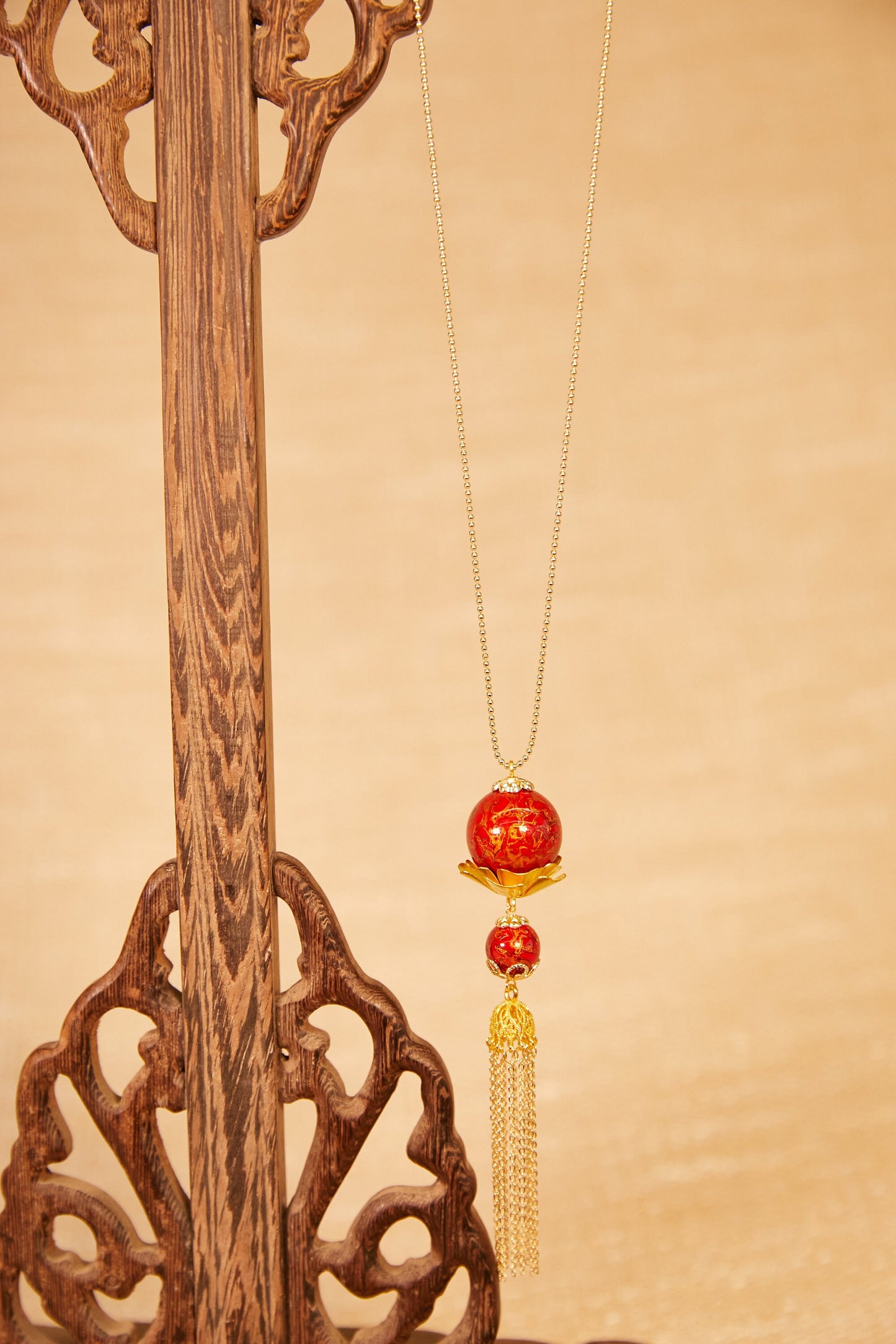 Jewelry/Lacquer necklace (43cm X 1.8cm)/lucky red ball