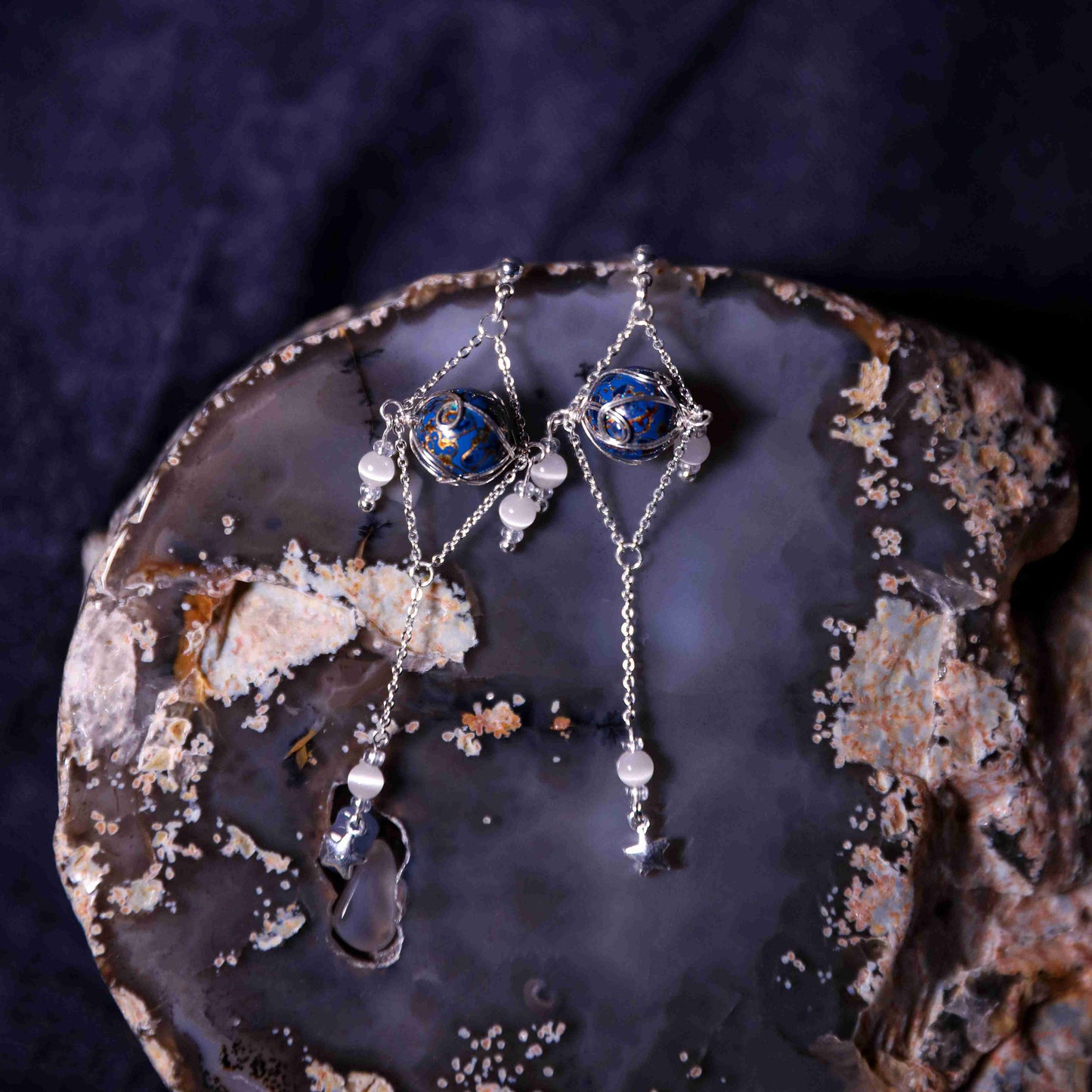 Jewelry/Lacquer earrings (7.0cm X 1.0cm)/cosmos blue ball