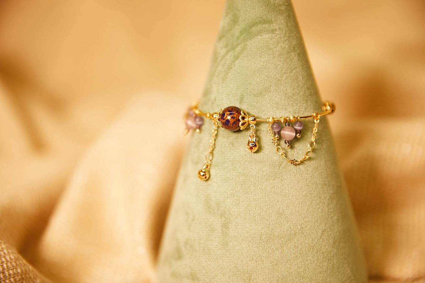 Jewelry/Lacquer bracelet (6.5cm X 1.0cm)/grain rain red ball