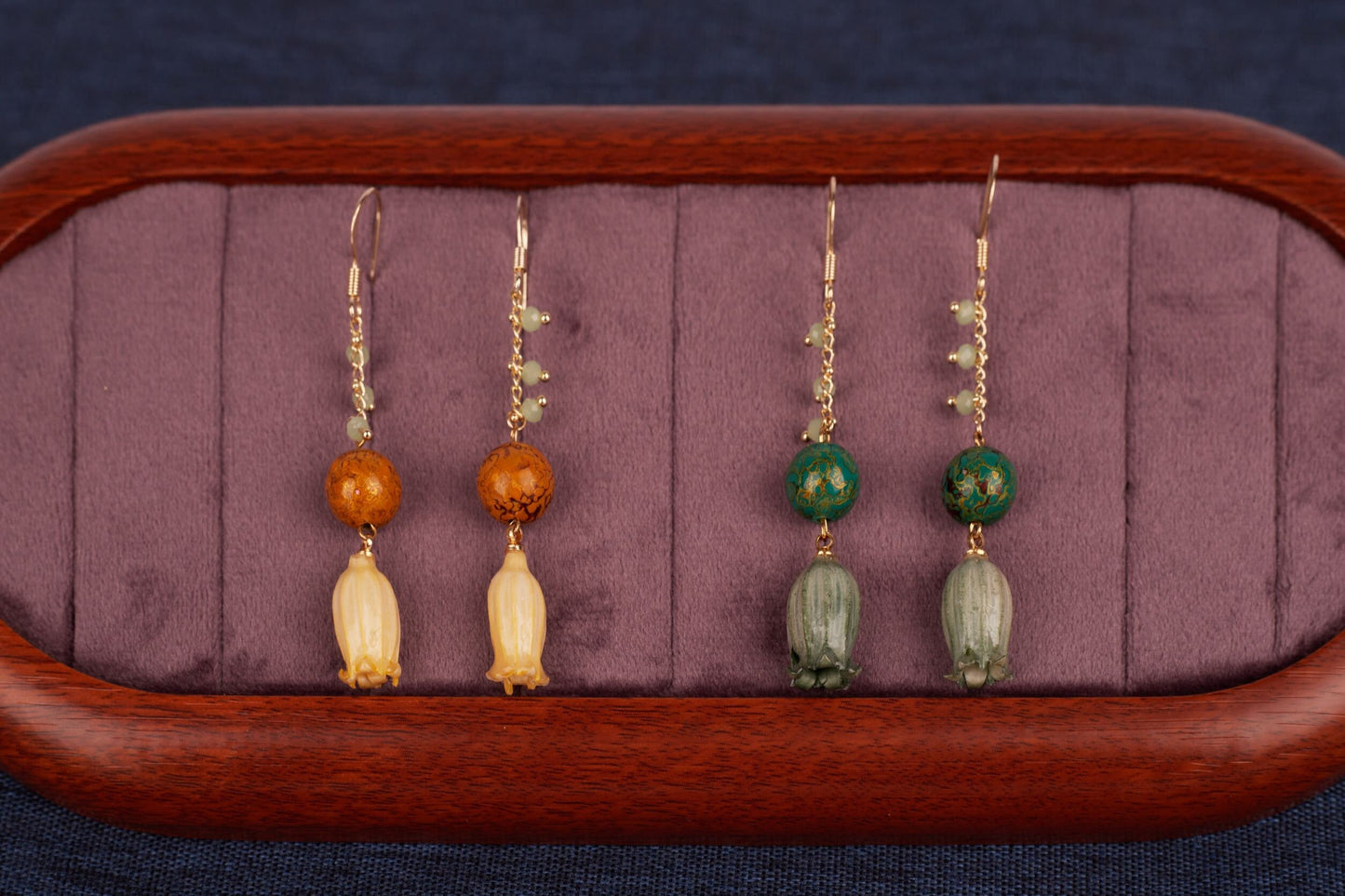 Jewelry/Lacquer earrings (6.3cm X 1.0cm)/Green Lacquer ball with preserved fresh flower/18K gold filled