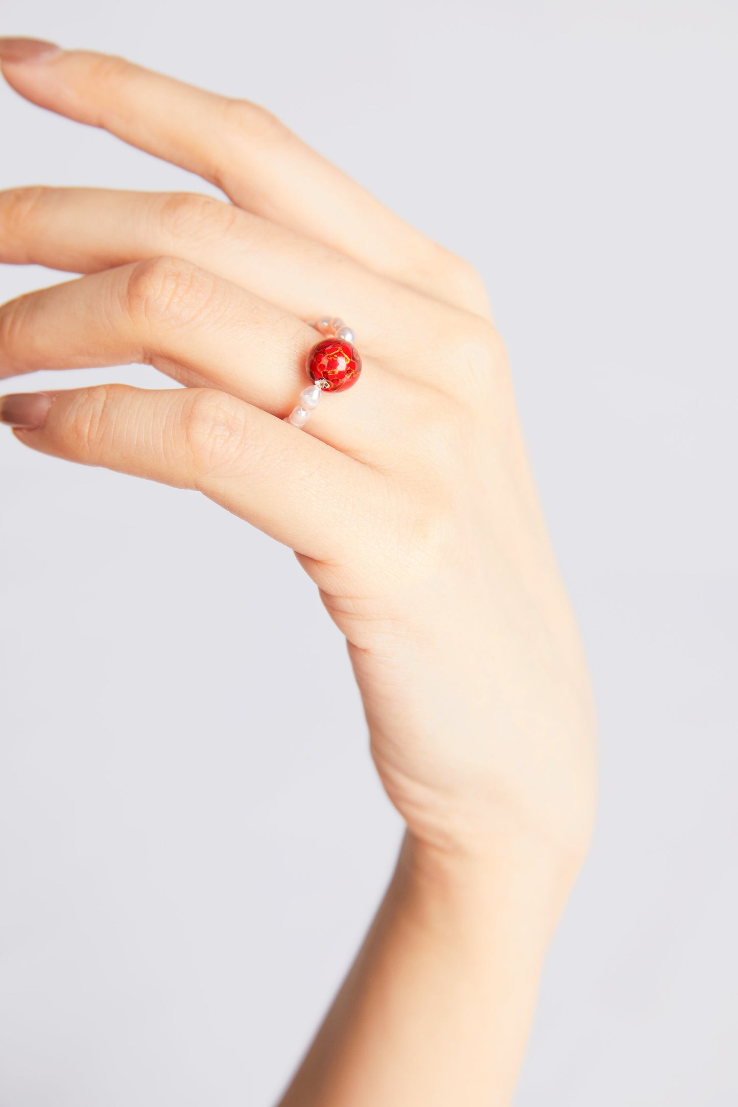 Jewelry/Red lacquer ball rings (2.5cm X 2.5cm)/Natural white pearls/18K gold plated ring