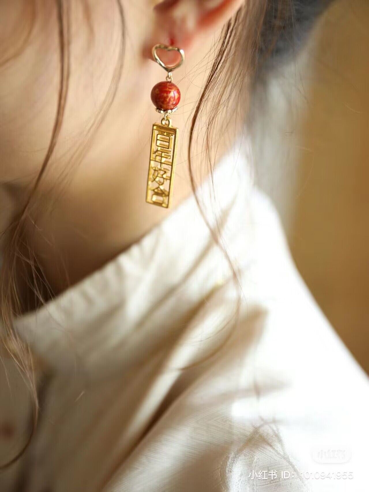 Jewelry/Lacquer earrings "LOVE FOR 100 YEARS"/lucky red ball