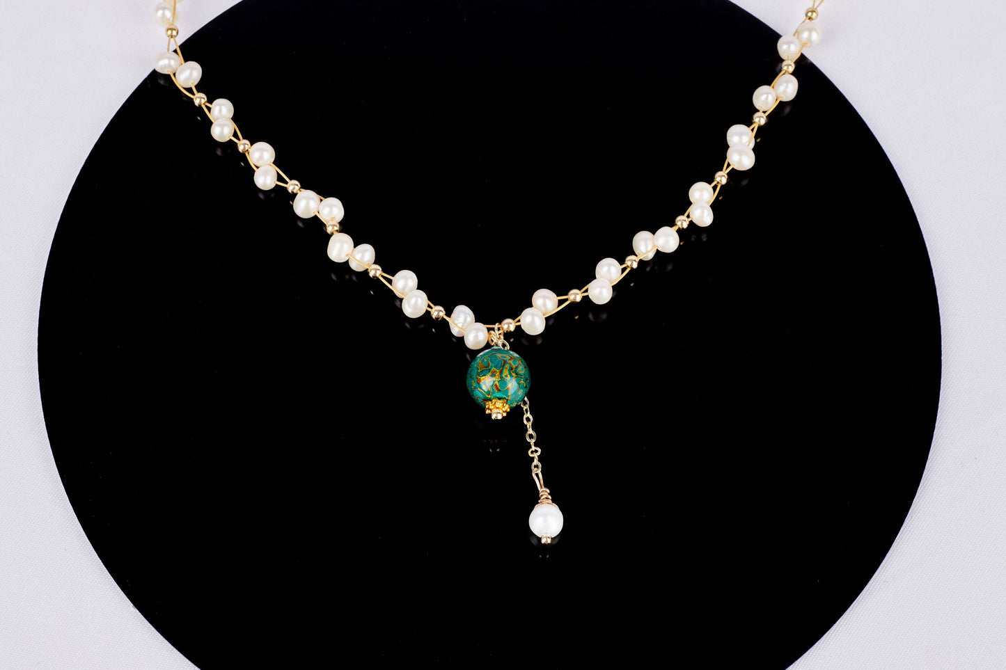 Jewelry/1cm diameter lacquer ball & natural pearls/18K gold plated necklace (23cm - 28 cm adjustable)/Green