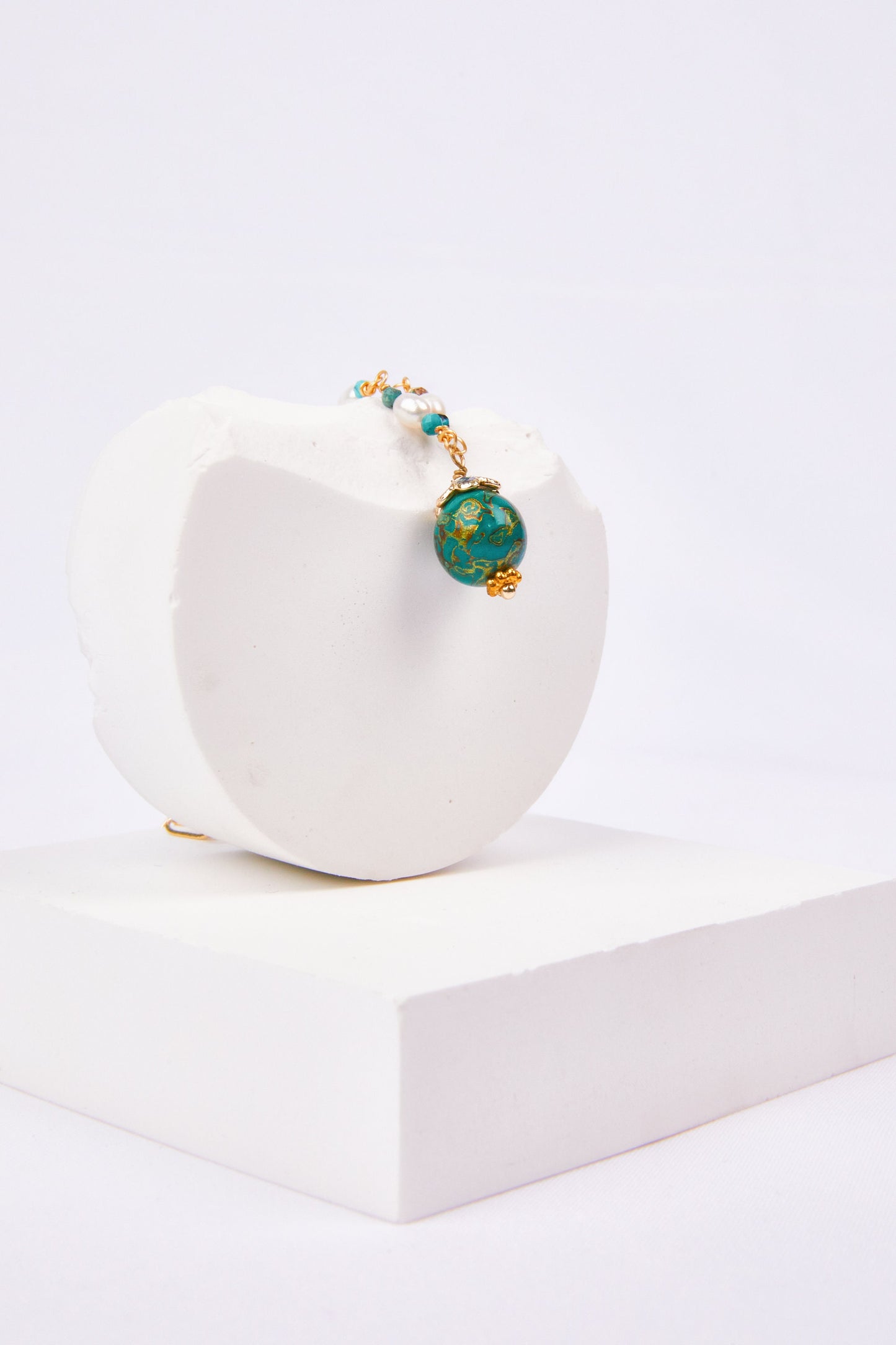 Jewelry/1cm diameter lacquer ball/ Natural white pearls/18K gold plated necklace (23cm - 28.5 cm adjustable)/Green