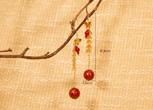 Jewelry/Lacquer earrings (6.3cm X 1.0cm)/lucky red ball butterfly