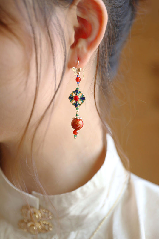 Jewelry/Lacquer earrings (6.8cm X 1.0cm)/lucky red ball flower