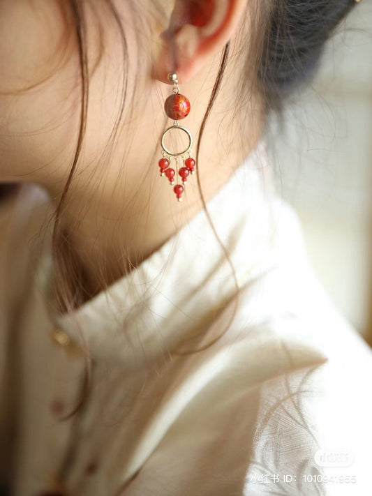 Jewelry/Lacquer earrings (5.3cm X 1.0cm)/lucky red ball