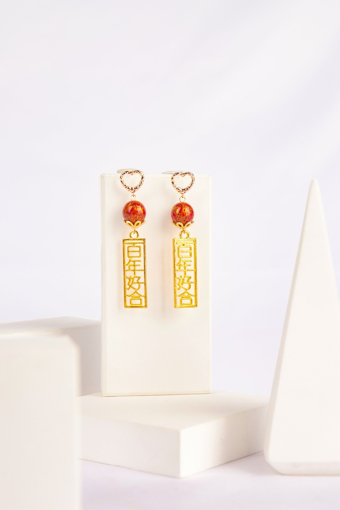 Jewelry/Lacquer earrings "LOVE FOR 100 YEARS"/lucky red ball
