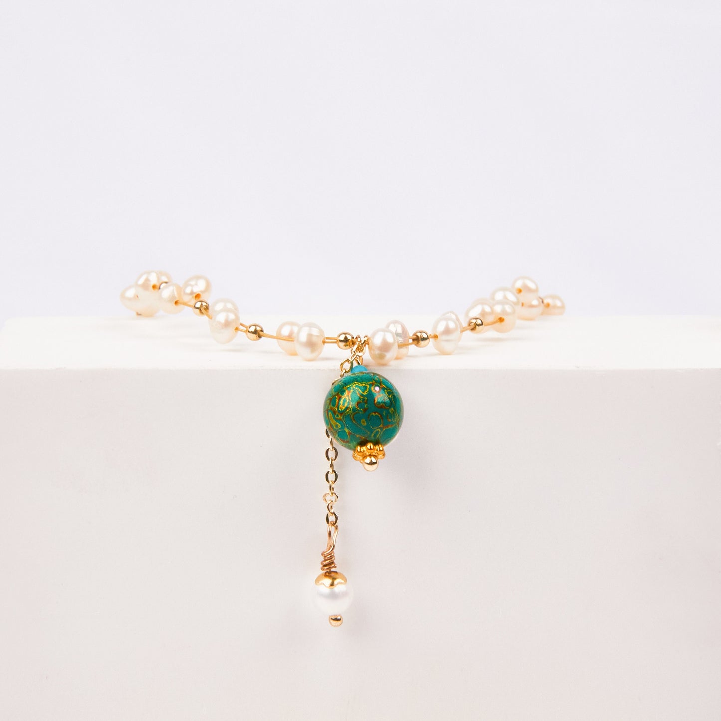 Jewelry/1cm diameter lacquer ball & natural pearls/18K gold plated necklace (23cm - 28 cm adjustable)/Green