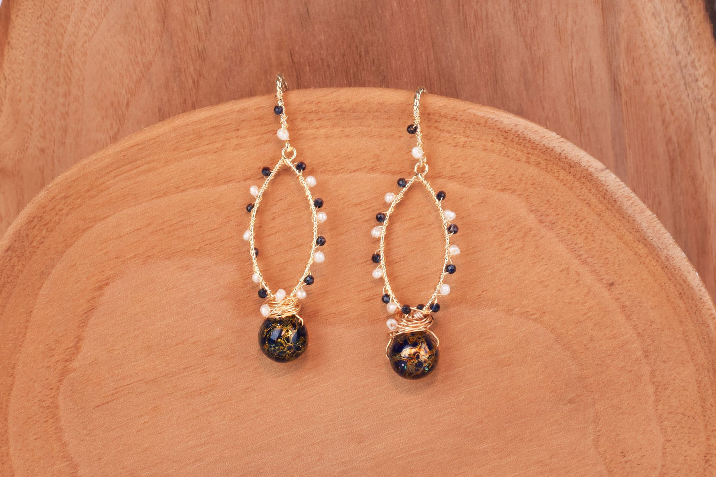 Jewelry/Lacquer earrings (6.0cm X 1.0cm)/Lacquer ball/Natural pearls/18K gold plated/Blue and gold